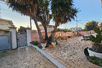 Villa Bifamiliare in vendita, Via Mar Nero, Pomezia