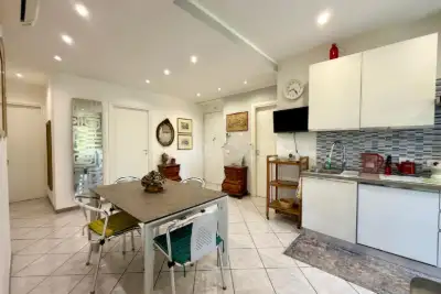 Casa in vendita, Via Tuscolana, Roma