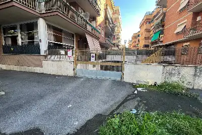 Box in vendita, Via delle Aleutine, Roma