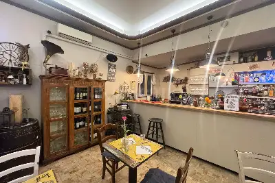 Attività Commerciale in vendita, Via Garibaldi, Bologna