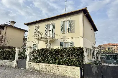 Villa Bifamiliare in vendita, Via Crotte, Brescia