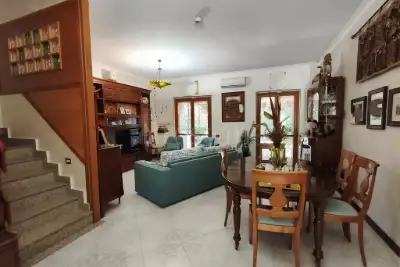 Villa Plurifamiliare in vendita, Via della Tenuta del Casalotto, Roma