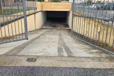 Box in vendita, Via Francesco Orioli, Roma