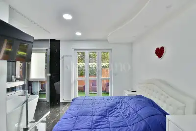 Casa in vendita, Via Salvatore Quasimodo, Como