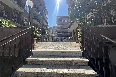 Casa in vendita, Via Ugo Falena, Roma