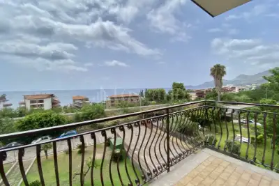Casa in vendita, via Nuova, Letojanni