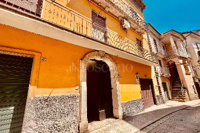 Palazzo in vendita, via Giovanni Verga, Altavilla Irpina, Altavilla Irpina