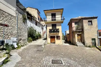 Casa Indipendente in vendita, Via Castello, Montefalcione