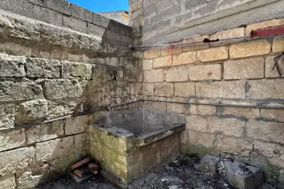 Magazzino in vendita, Via Rinascita, Ittiri