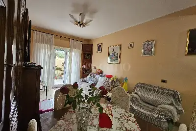 Casa in vendita, Via Svezia, Pomezia