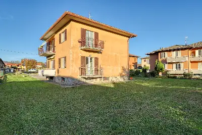 Casa in vendita, Via P. Bozzolo, Marchirolo