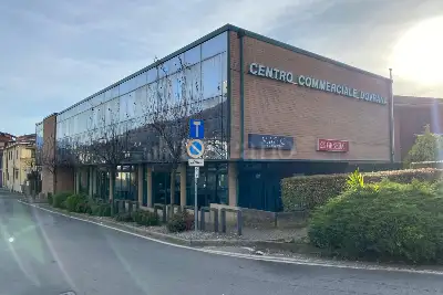 Negozio in affitto, Via Valle, Lavena Ponte Tresa