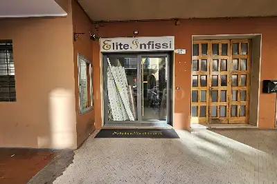 Negozio in vendita, Via San Felice, Bologna