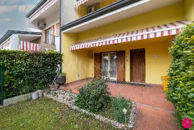 Villino a Schiera in vendita, Via Visinale Centro, Pasiano di Pordenone
