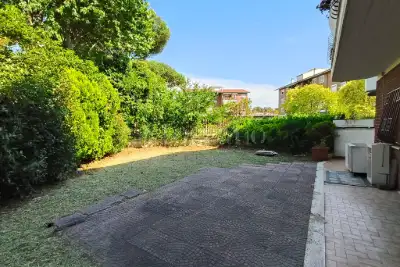 Villino a Schiera in vendita, Via della Stazione di Ciampino, Roma