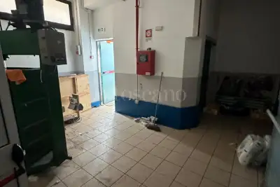 Negozio in affitto, Via Francesco Crispi, Avezzano