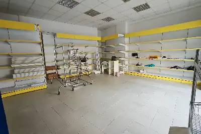 Negozio in affitto, Via Pietro Gasparri, Roma