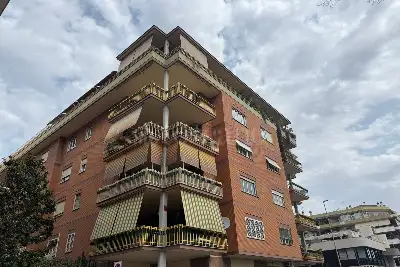 Casa in vendita, Viale dei Romagnoli, Roma