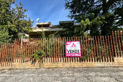 Villa in vendita, Via Dei Tulipani, Avezzano