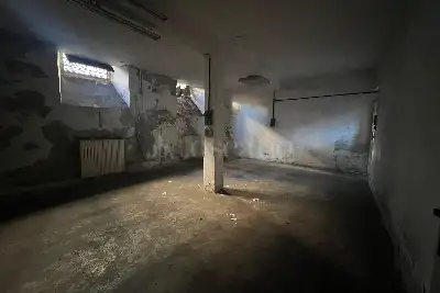 Magazzino in vendita, Via Mentana, Como