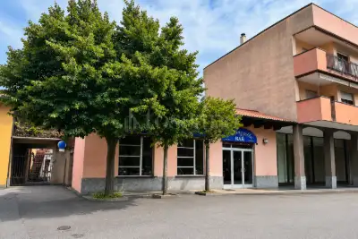 Negozio in vendita, Via Madonnina, Nova Milanese