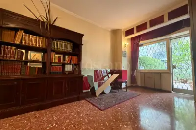 Casa in vendita, Via Jacopone da Todi, Roma
