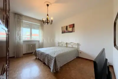 Casa in affitto, Via Antonio Gramsci, Opera
