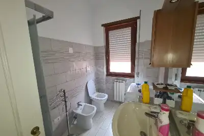 Casa in vendita, Viale Manzoni, Pomezia