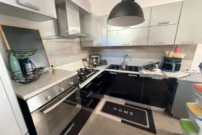 Casa Indipendente in vendita, Via Treviso, Pomezia