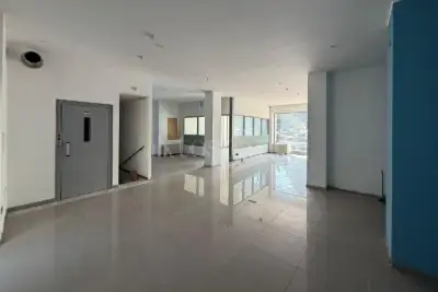 Negozio in vendita, Viale Luigi Einaudi, Bari