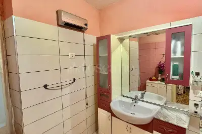 Palazzo in vendita, via Giovanni Verga, Altavilla Irpina, Altavilla Irpina