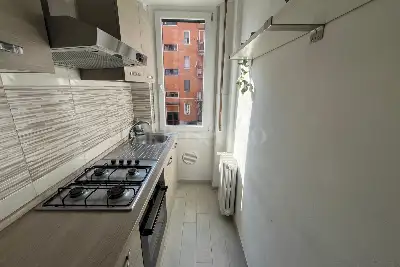 Casa in vendita, Via Lorenteggio, Milano