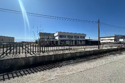 Capannone in vendita, Via Valeria Tiburtina, Celano