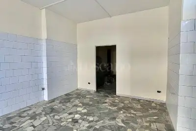 Negozio in affitto, Via Cesinali, Atripalda