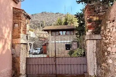 Casa Indipendente in vendita, Via Cesare Guerini, Brescia