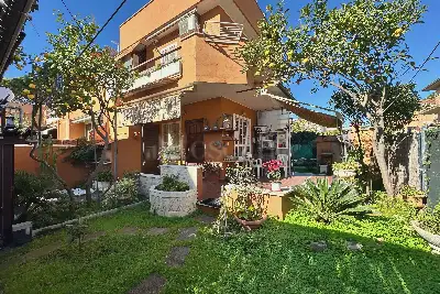 Villa Plurifamiliare in vendita, Via Ortona a Mare, Fiumicino