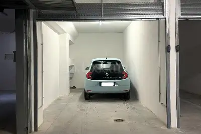 Garage in vendita, Via delle Calasanziane, Roma