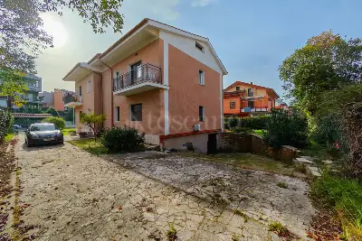 Casa in vendita, Via Teognide, Roma