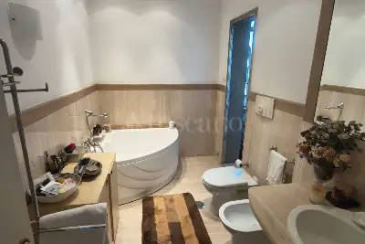 Casa in vendita, V. Elio Lampridio Cerva, Roma