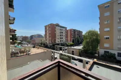 Casa in vendita, Via Antonio Carnevali, Milano