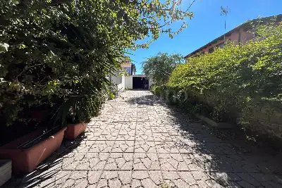 Villa in vendita, Via Montegioco, Roma