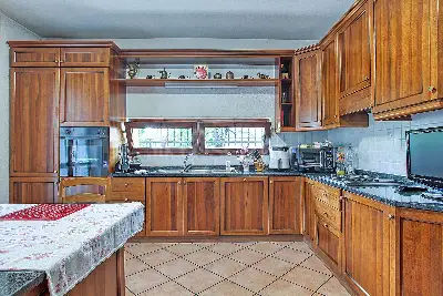 Villa in vendita, Via Ferruccio Pellini, Marchirolo