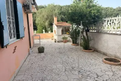 Villa in vendita, Via Acqua Solfa, Aprilia