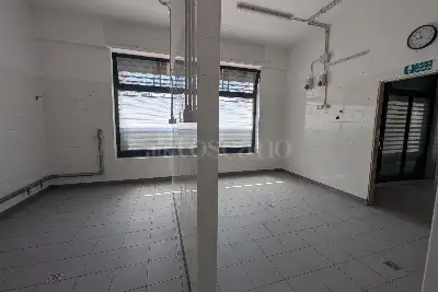 Negozio in vendita, Viale Gianluigi Bonelli, Roma