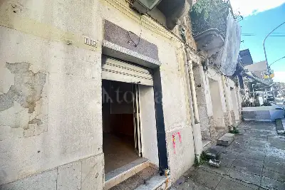 Negozio in affitto, Via Buonriposo, Palermo