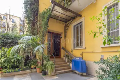 Casa in vendita, Via Giulio Uberti, Milano