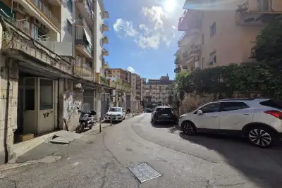 Box in vendita, Via Consalvo, Napoli