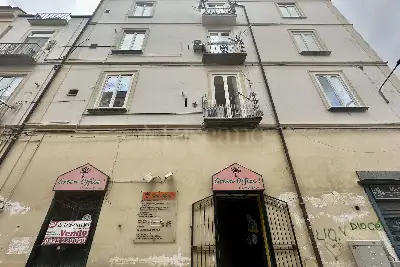 Negozio in affitto, Via Fratelli Giovanni e Giulio Pagano, Caserta