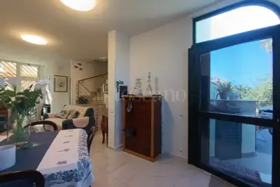 Villino a Schiera in affitto, Via Venezia, Anzio