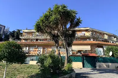 Villino a Schiera in vendita, Via Mar della Cina, Roma